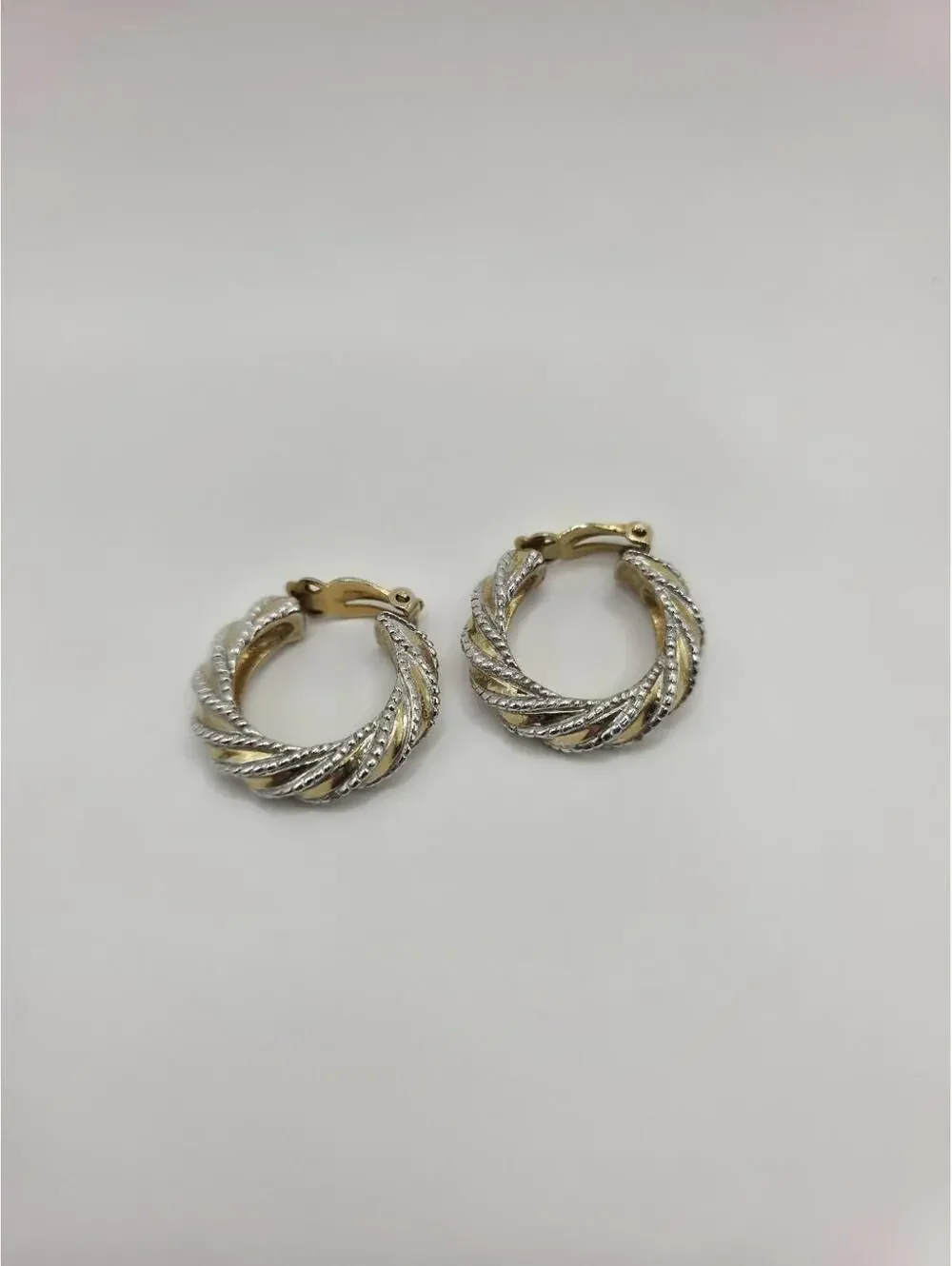 Vintage Signed Jomaz Joseph Mazer Classic Gold And Silver Tone Clip On Earrings - Picture 2 of 9